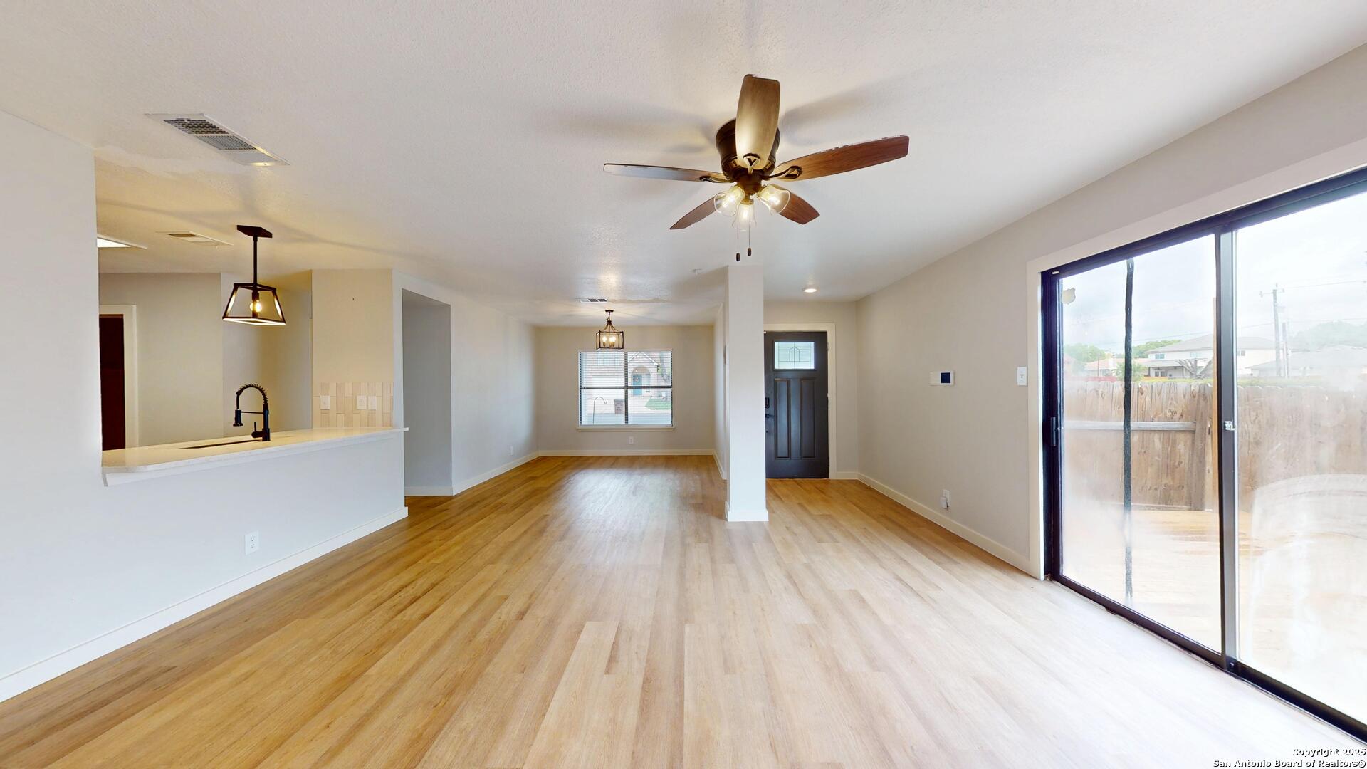 2211 Muddy Peak San Antonio TX 78245