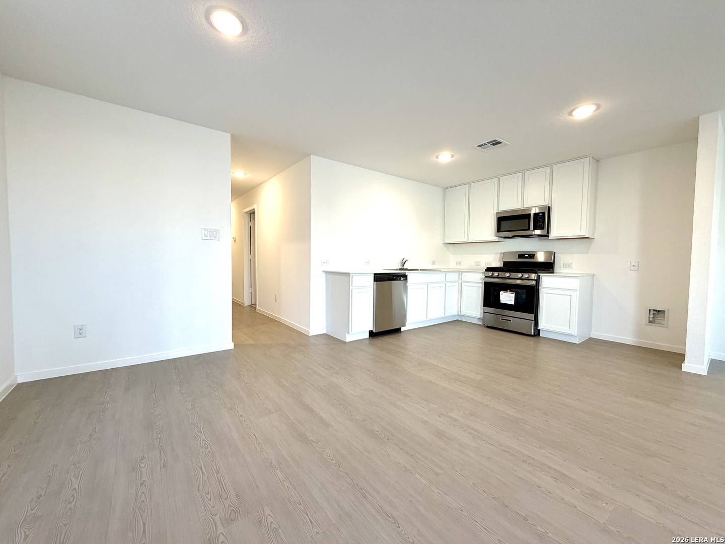 6602 Coquina Cove Elmendorf TX 78112