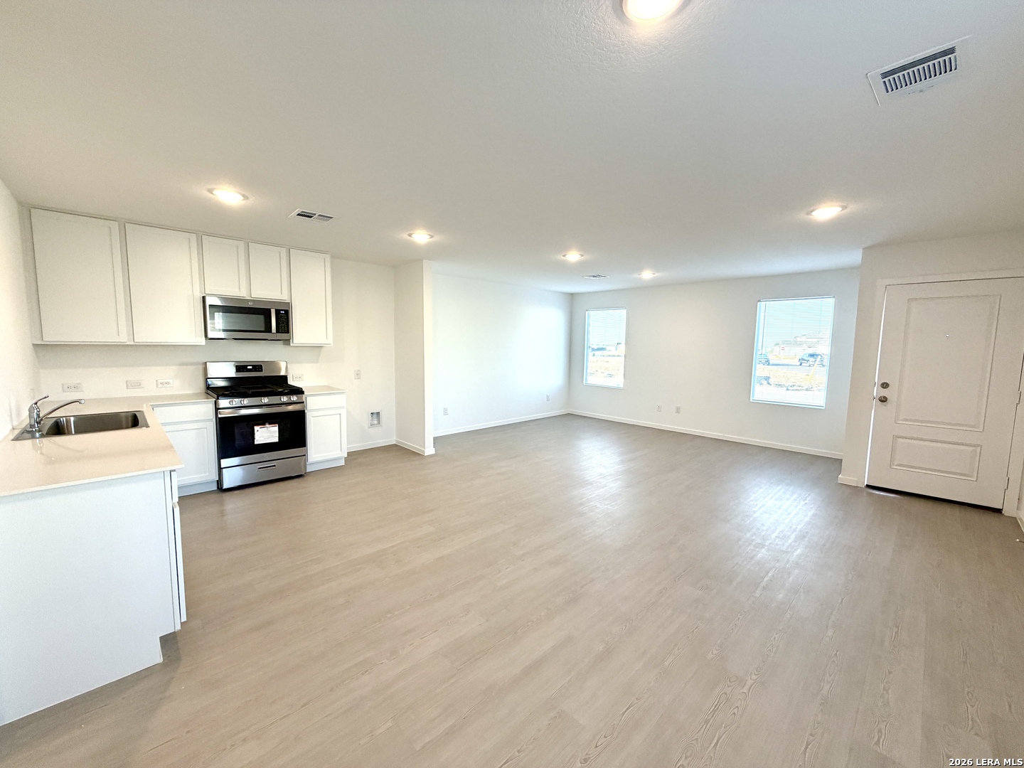 6602 Coquina Cove Elmendorf TX 78112