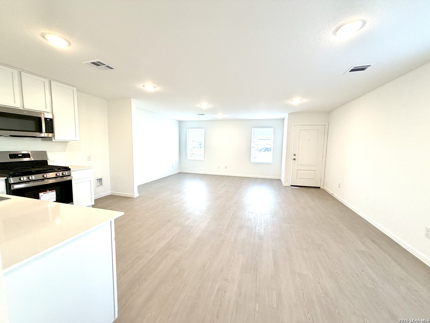 6602 Coquina Cove Elmendorf TX 78112