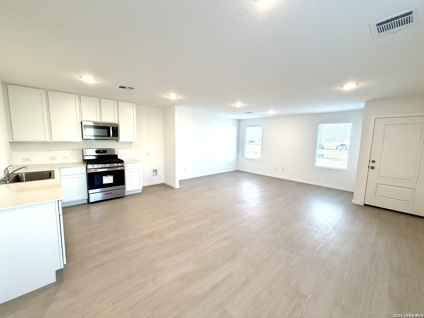 6602 Coquina Cove Elmendorf TX 78112
