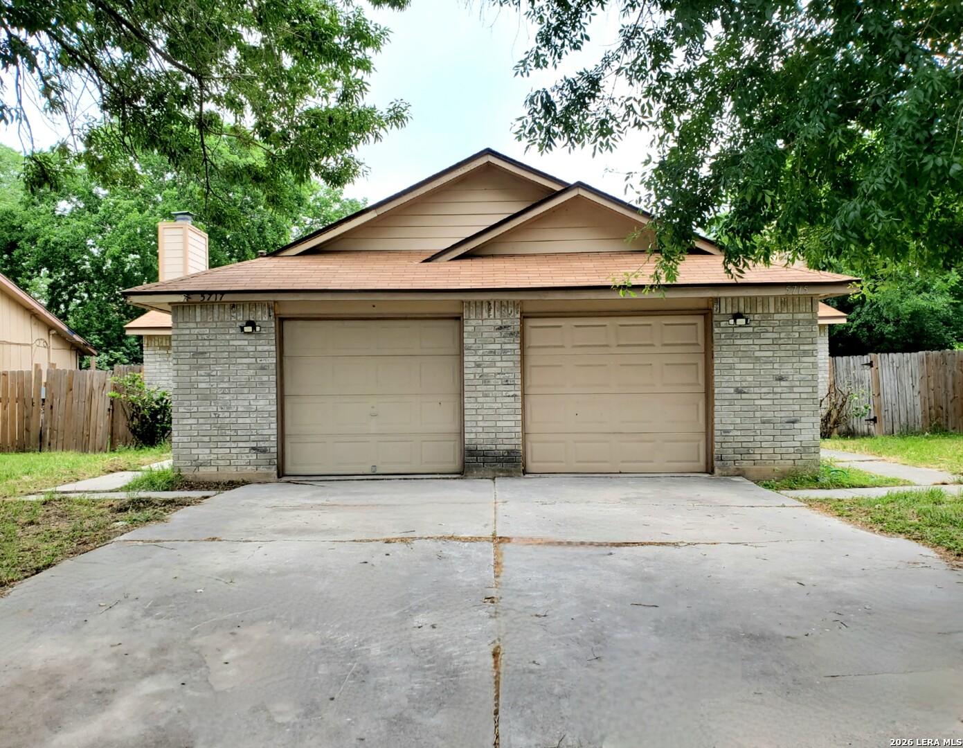 5715 Lochmoor San Antonio TX 78244