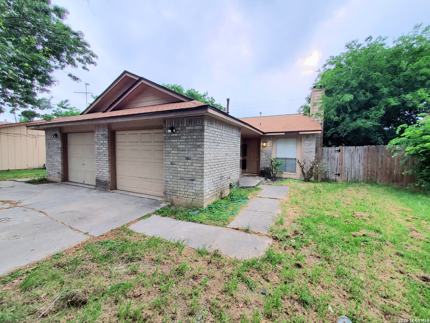 5715 Lochmoor San Antonio TX 78244