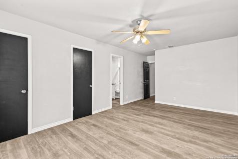 5930 Valley Wood San Antonio TX 78250