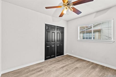 5930 Valley Wood San Antonio TX 78250