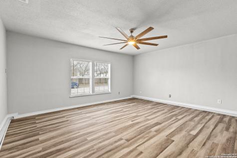 5930 Valley Wood San Antonio TX 78250