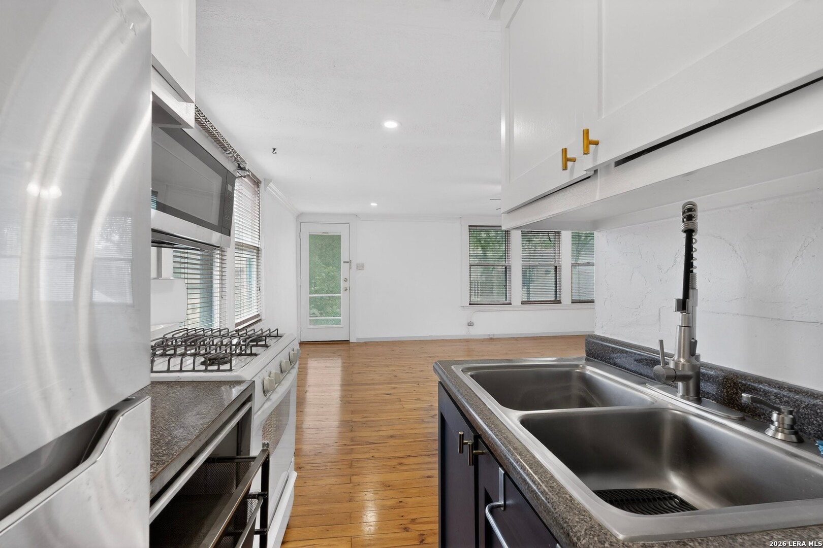 526 W Lynwood Avenue San Antonio TX 78212