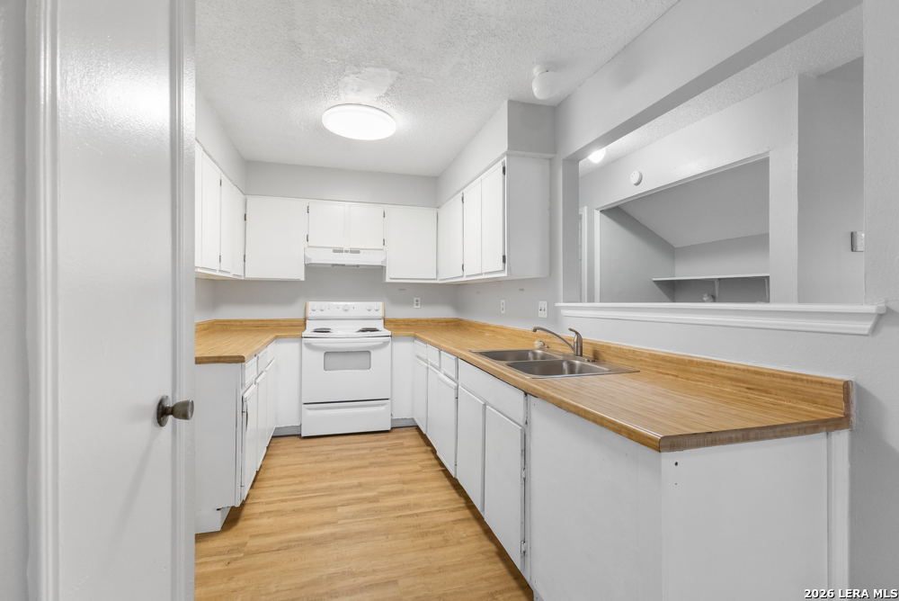 6714 Windsor Hollow San Antonio TX 78239