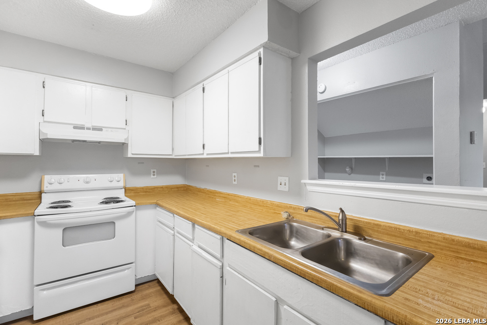 6714 Windsor Hollow San Antonio TX 78239