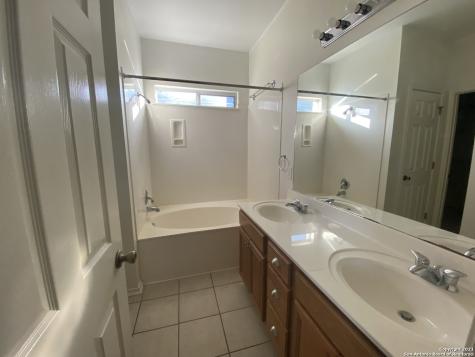 8642 Tioga Pass Helotes TX 78023