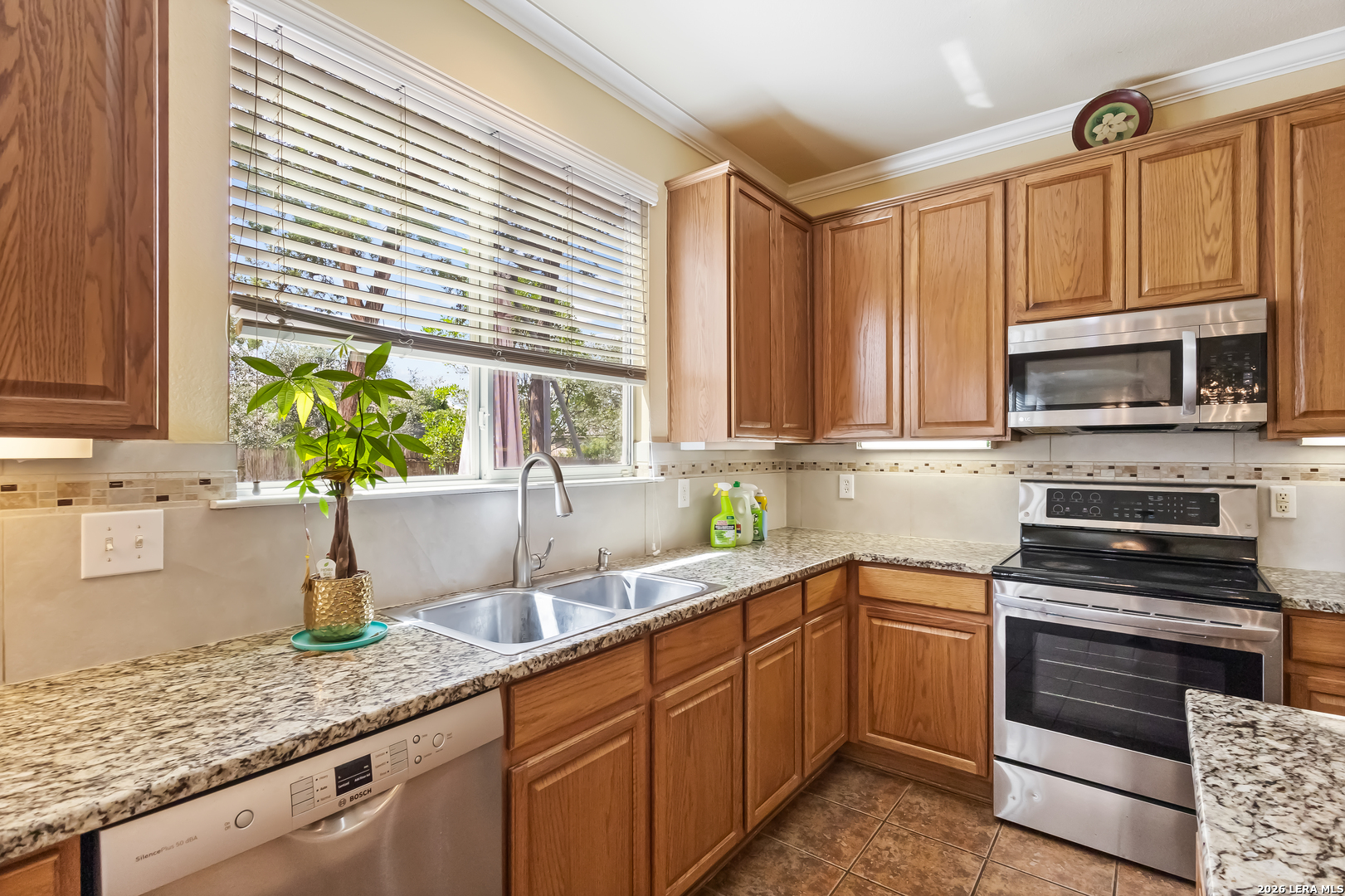 8506 Raton Way Helotes TX 78023