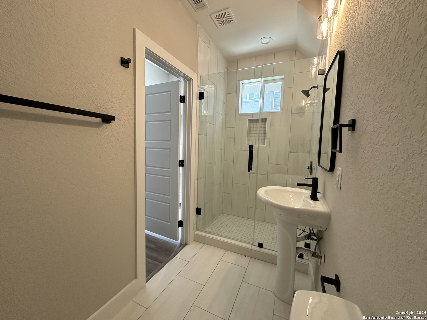1618 W Lawndale Drive San Antonio TX 78209