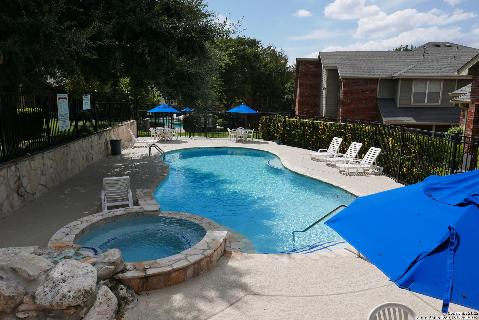 9 Chapel Hill Circle San Antonio TX 78240