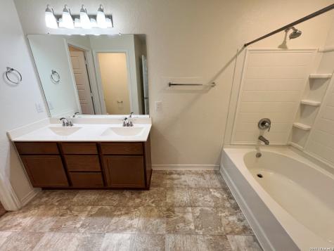 2414 Indian Forest San Antonio TX 78244