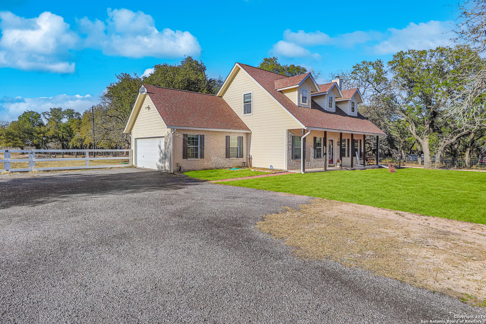 1561 County Road 320 Floresville TX 78114