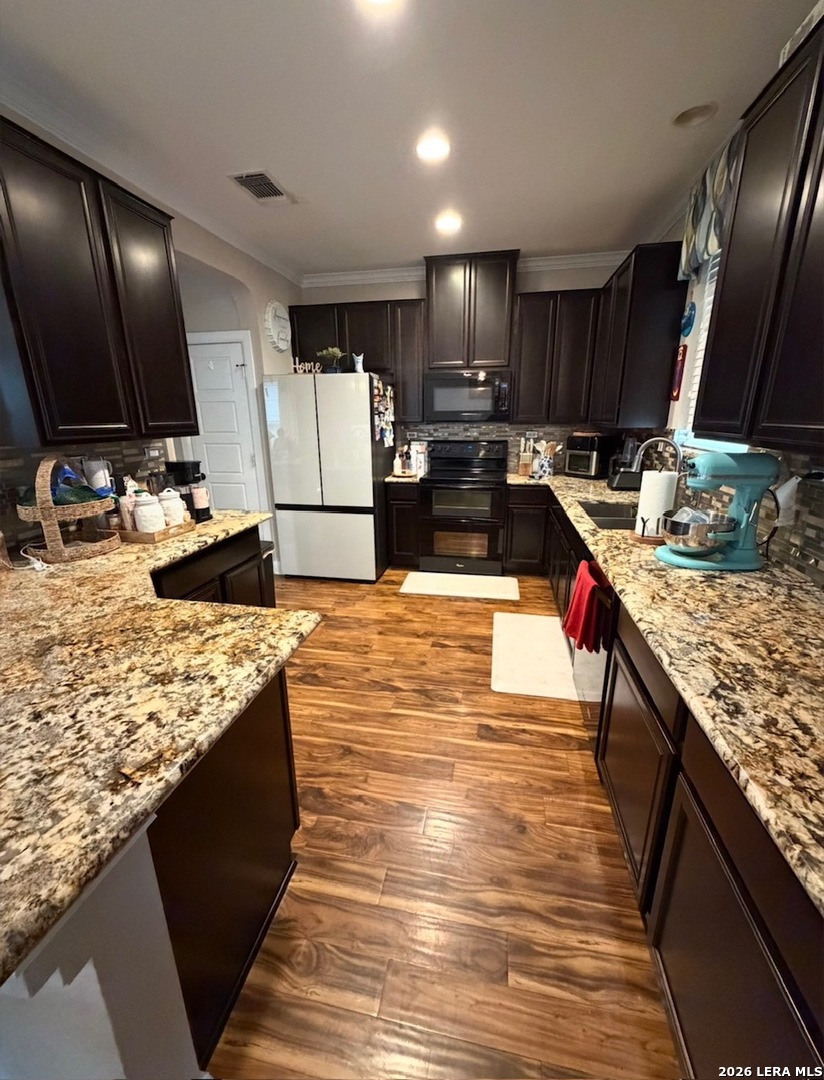 2635 Green Leaf San Antonio TX 78244
