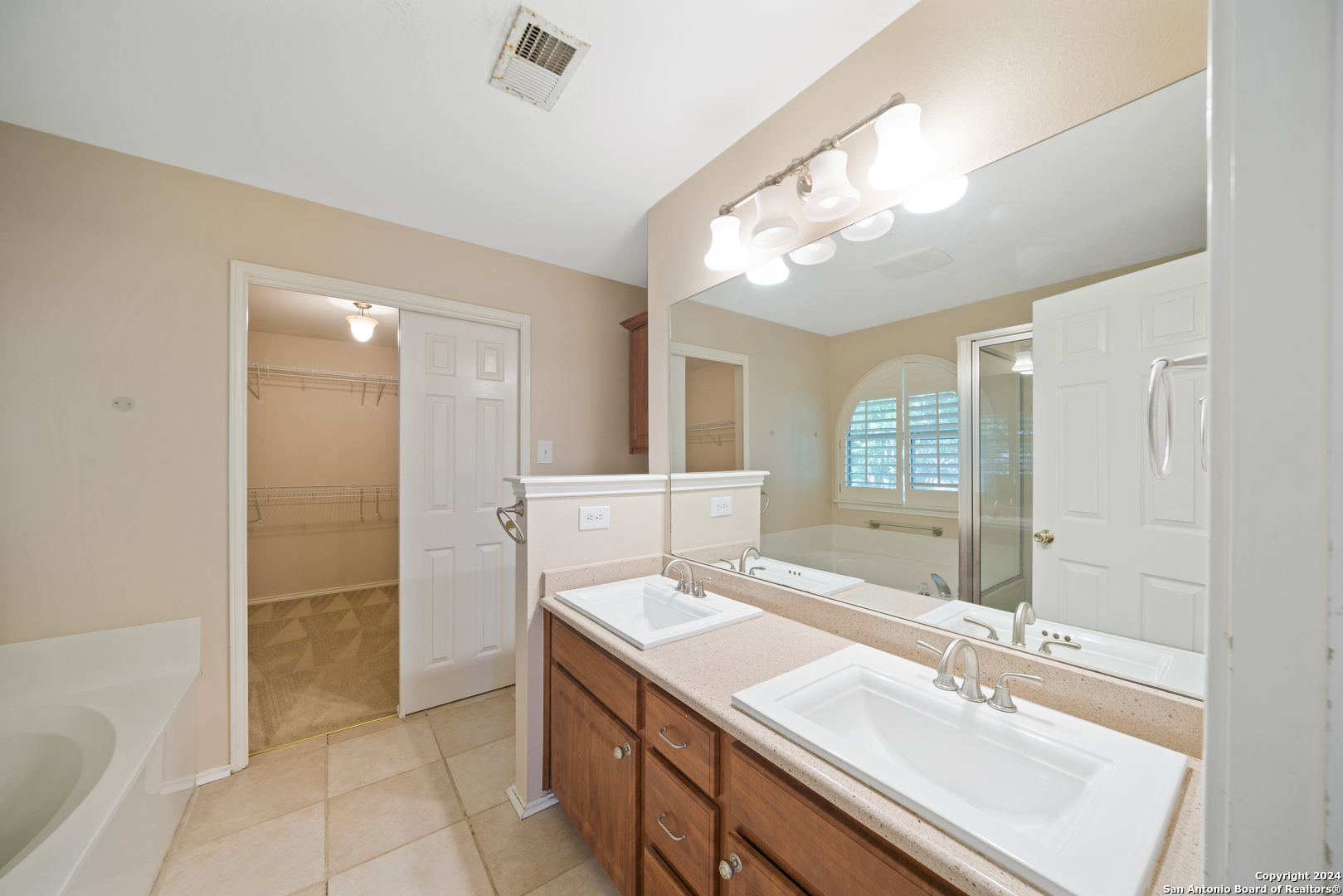 8926 Valhalla Selma TX 78154