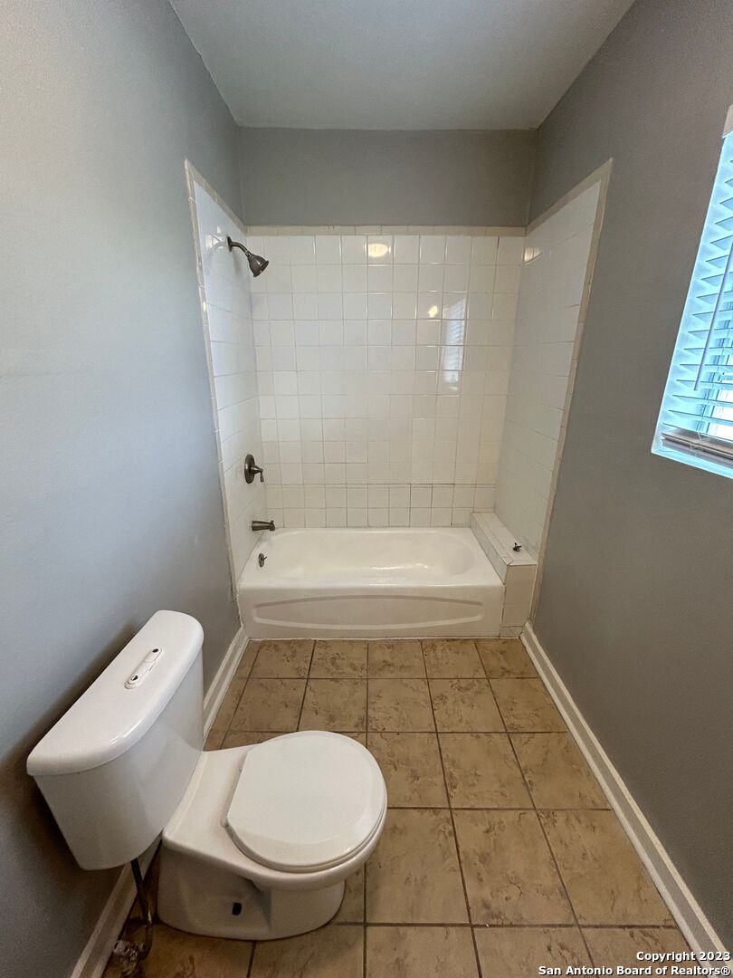 1409 W Woodlawn Avenue San Antonio TX 78201