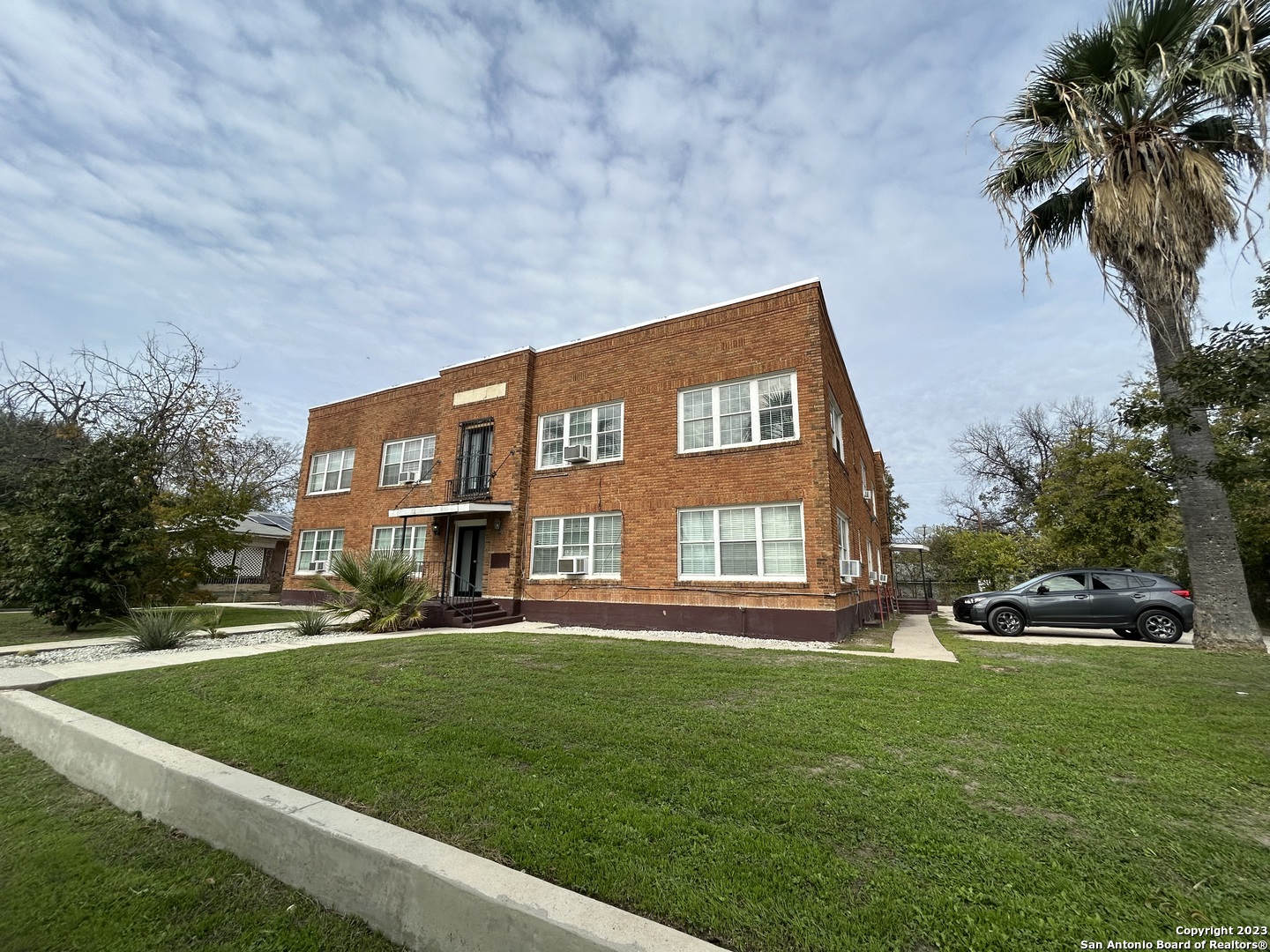 1409 W Woodlawn Avenue San Antonio TX 78201