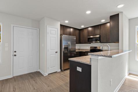 219 Bonnie Bend San Antonio TX 78253