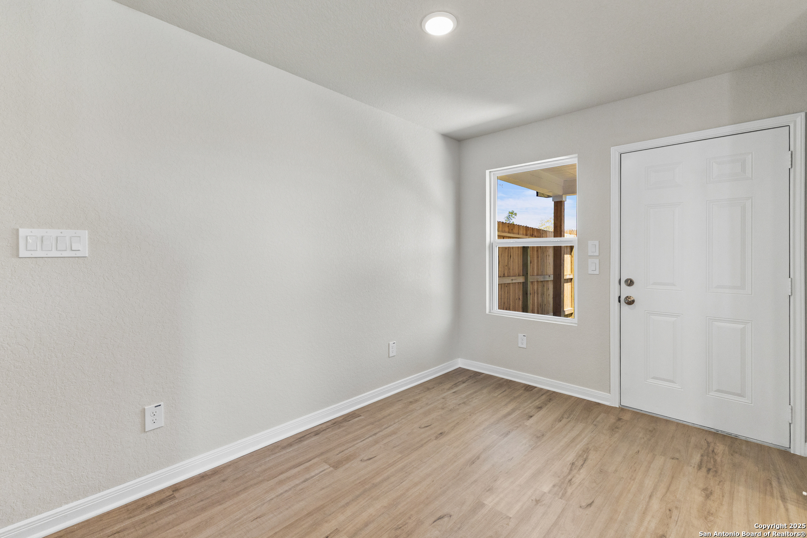 219 Bonnie Bend San Antonio TX 78253