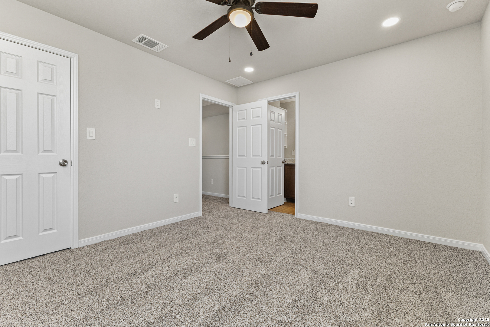 219 Bonnie Bend San Antonio TX 78253