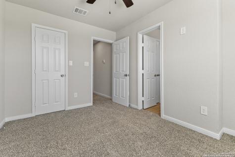 219 Bonnie Bend San Antonio TX 78253