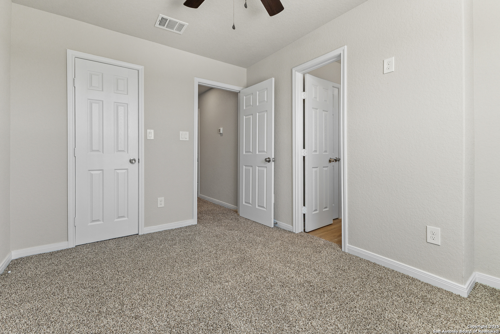 219 Bonnie Bend San Antonio TX 78253
