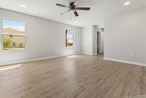 219 Bonnie Bend San Antonio TX 78253