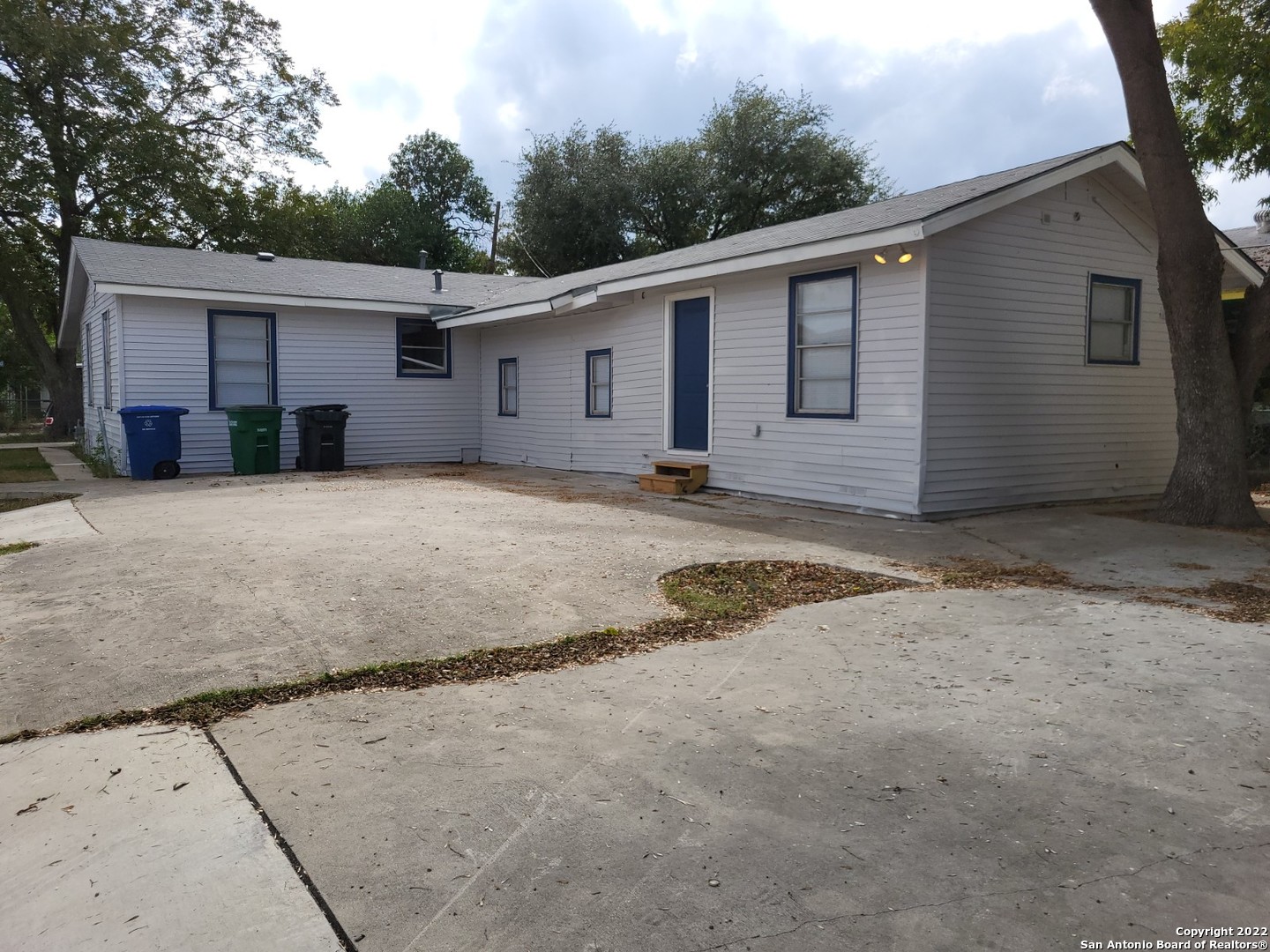 703 Milvid Avenue San Antonio TX 78211