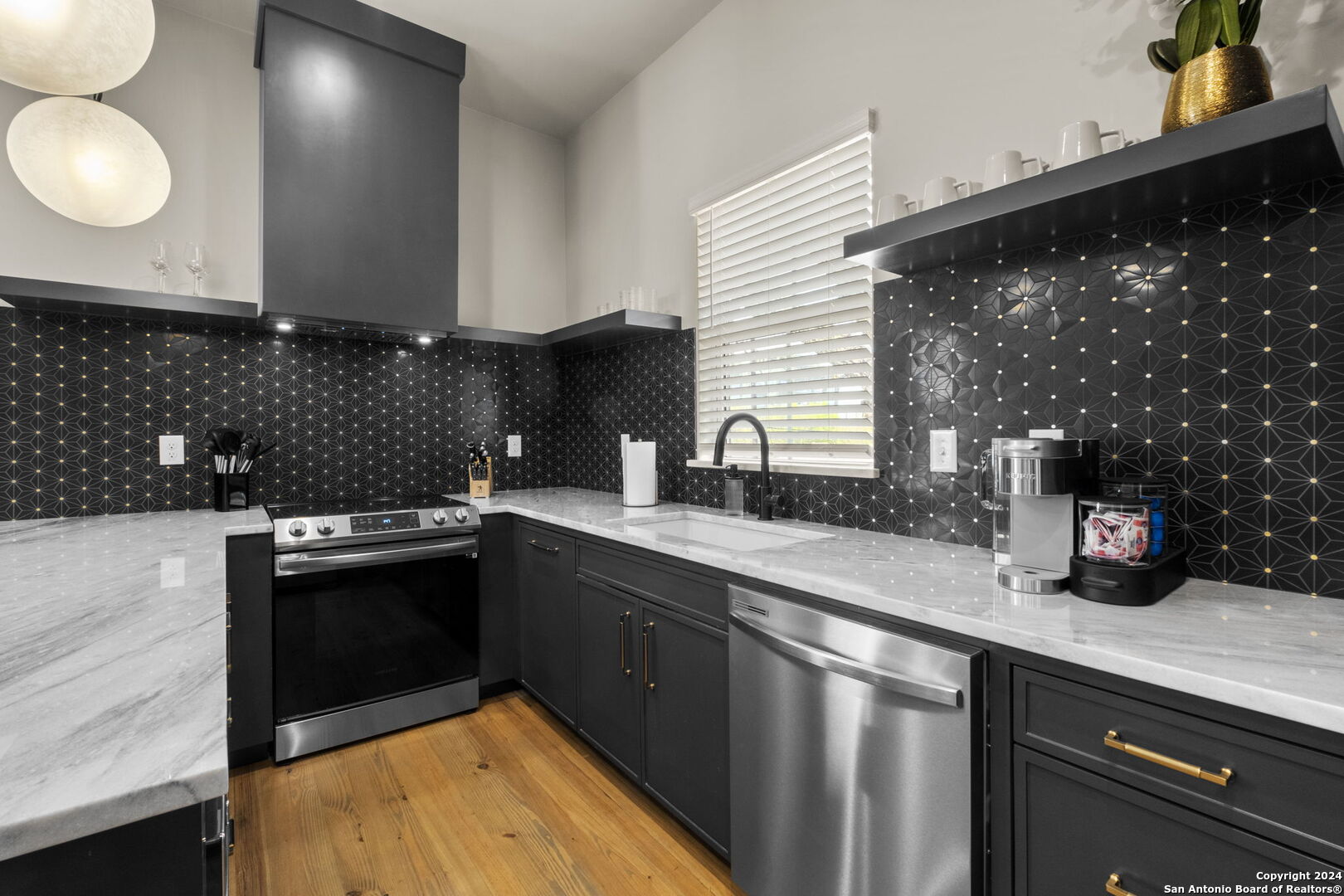 201 E Carson Street San Antonio TX 78208