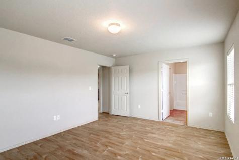 7607 Millchase San Antonio TX 78218