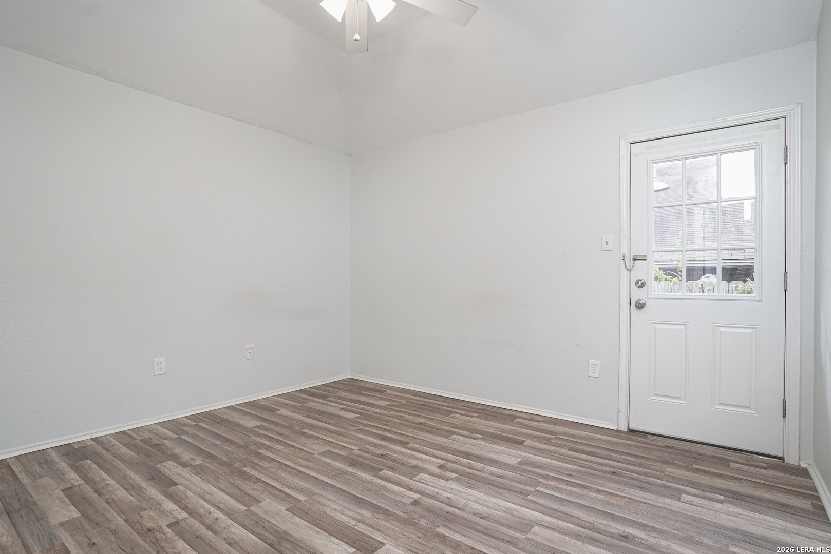 8523 Sir Galahad San Antonio TX 78240