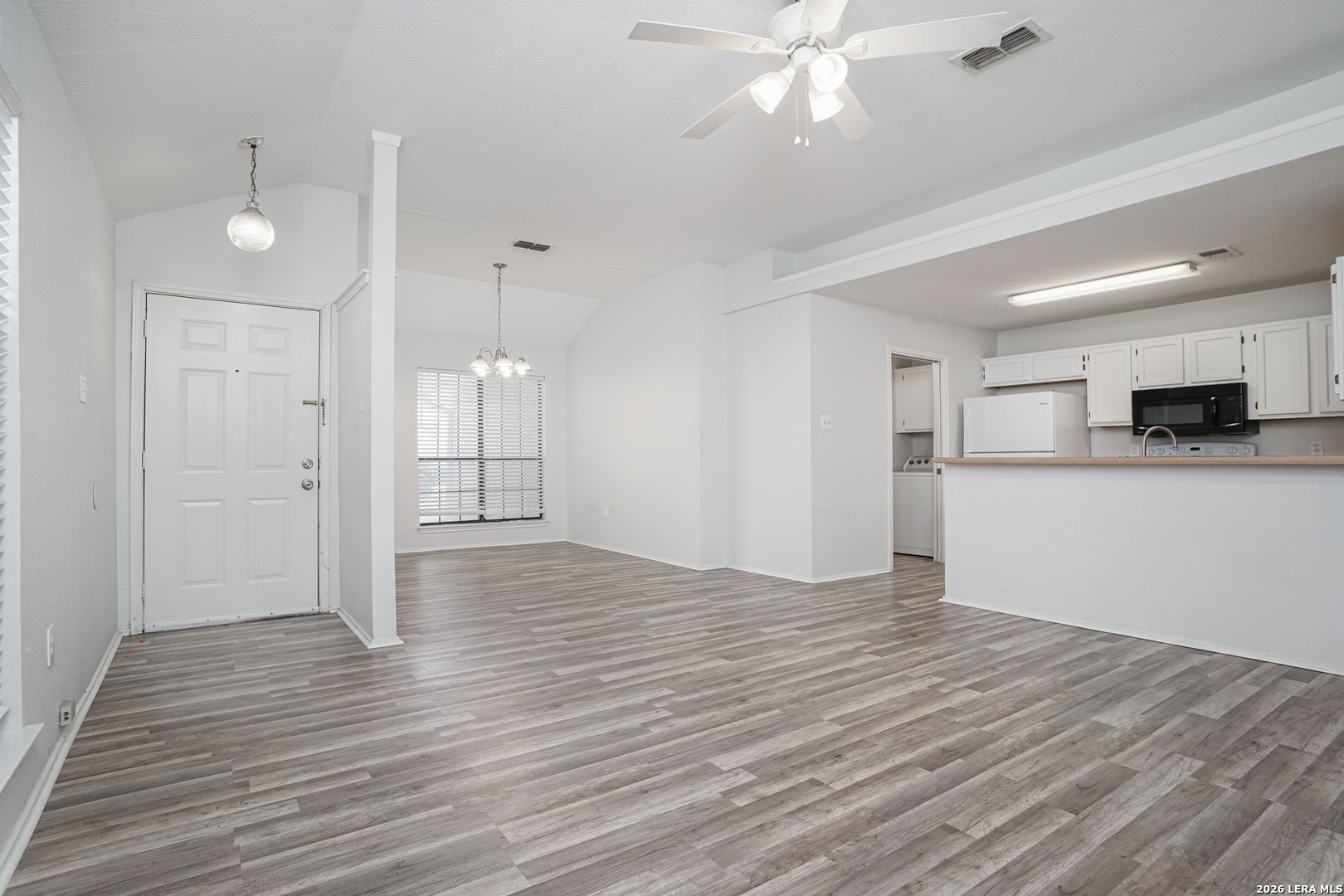 8523 Sir Galahad San Antonio TX 78240