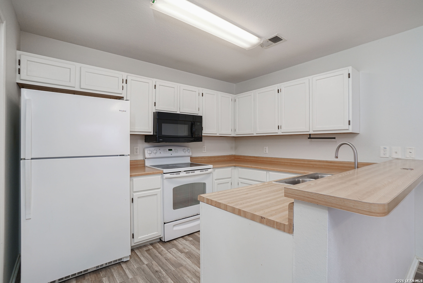 8523 Sir Galahad San Antonio TX 78240