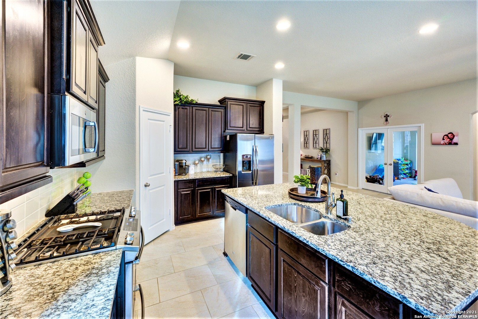 2051 Hardee Pass San Antonio TX 78253