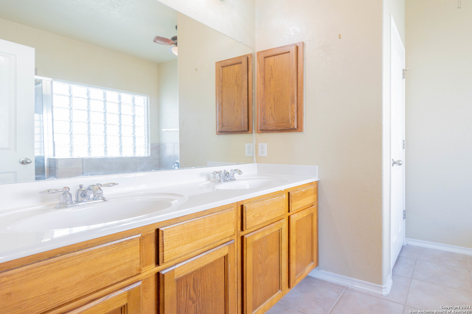 906 Ashbury Bluff San Antonio TX 78245