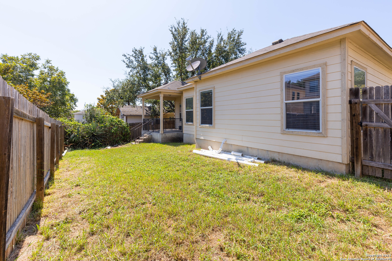 906 Ashbury Bluff San Antonio TX 78245