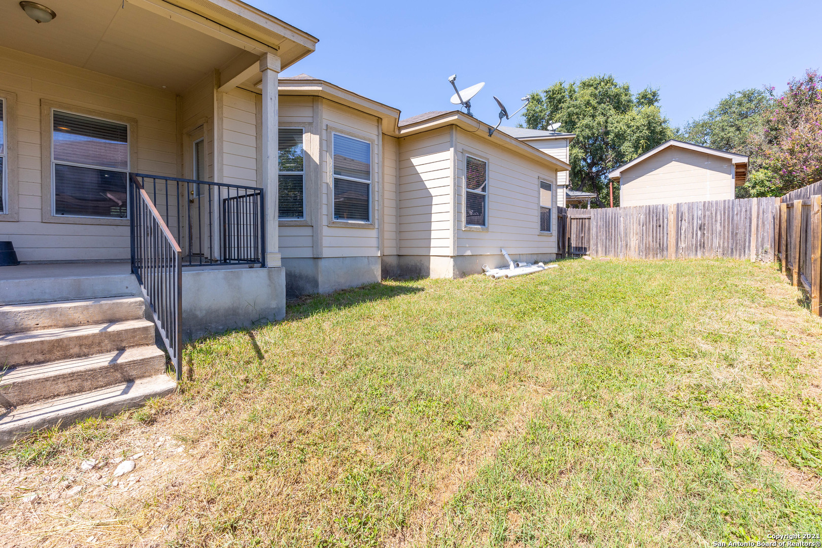906 Ashbury Bluff San Antonio TX 78245
