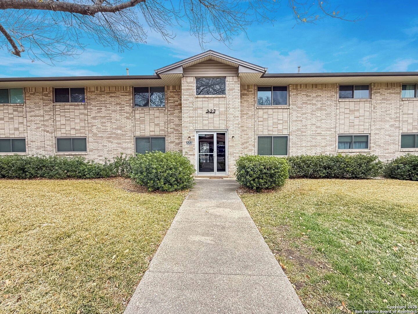 223 W Silver Sands Drive San Antonio TX 78216