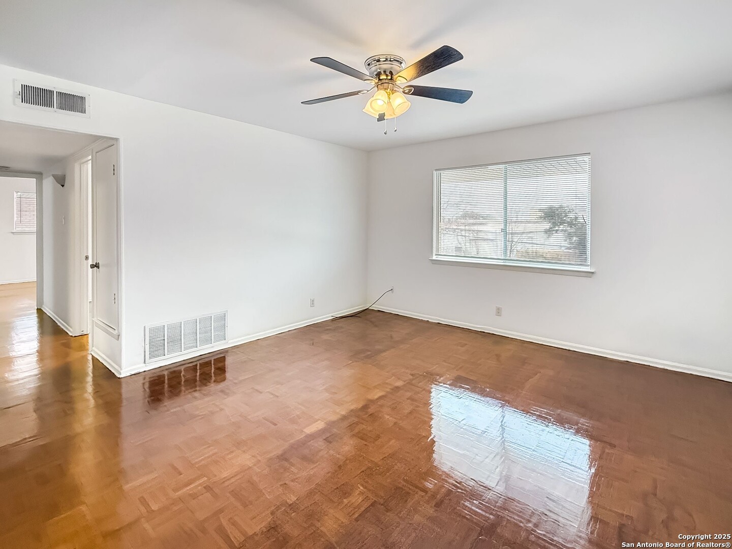 223 W Silver Sands Drive San Antonio TX 78216