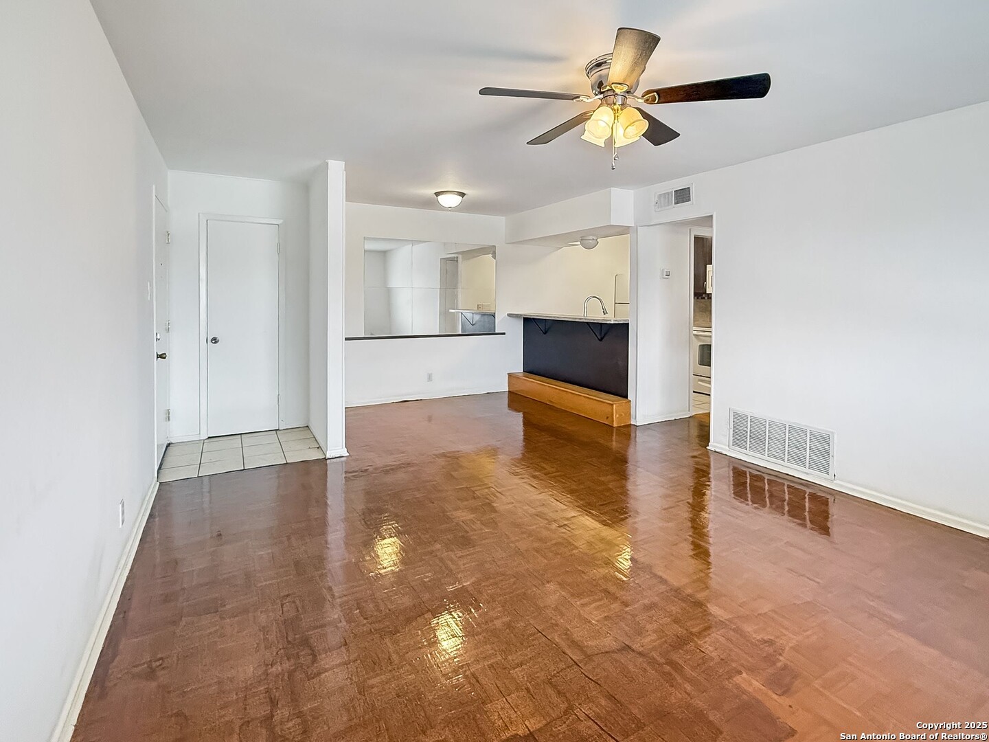 223 W Silver Sands Drive San Antonio TX 78216