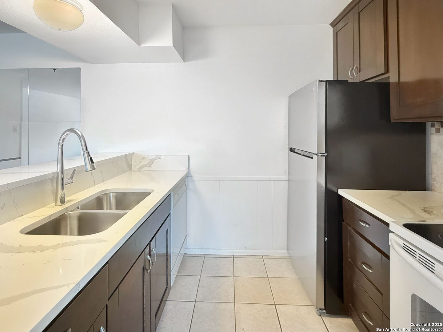 223 W Silver Sands Drive San Antonio TX 78216