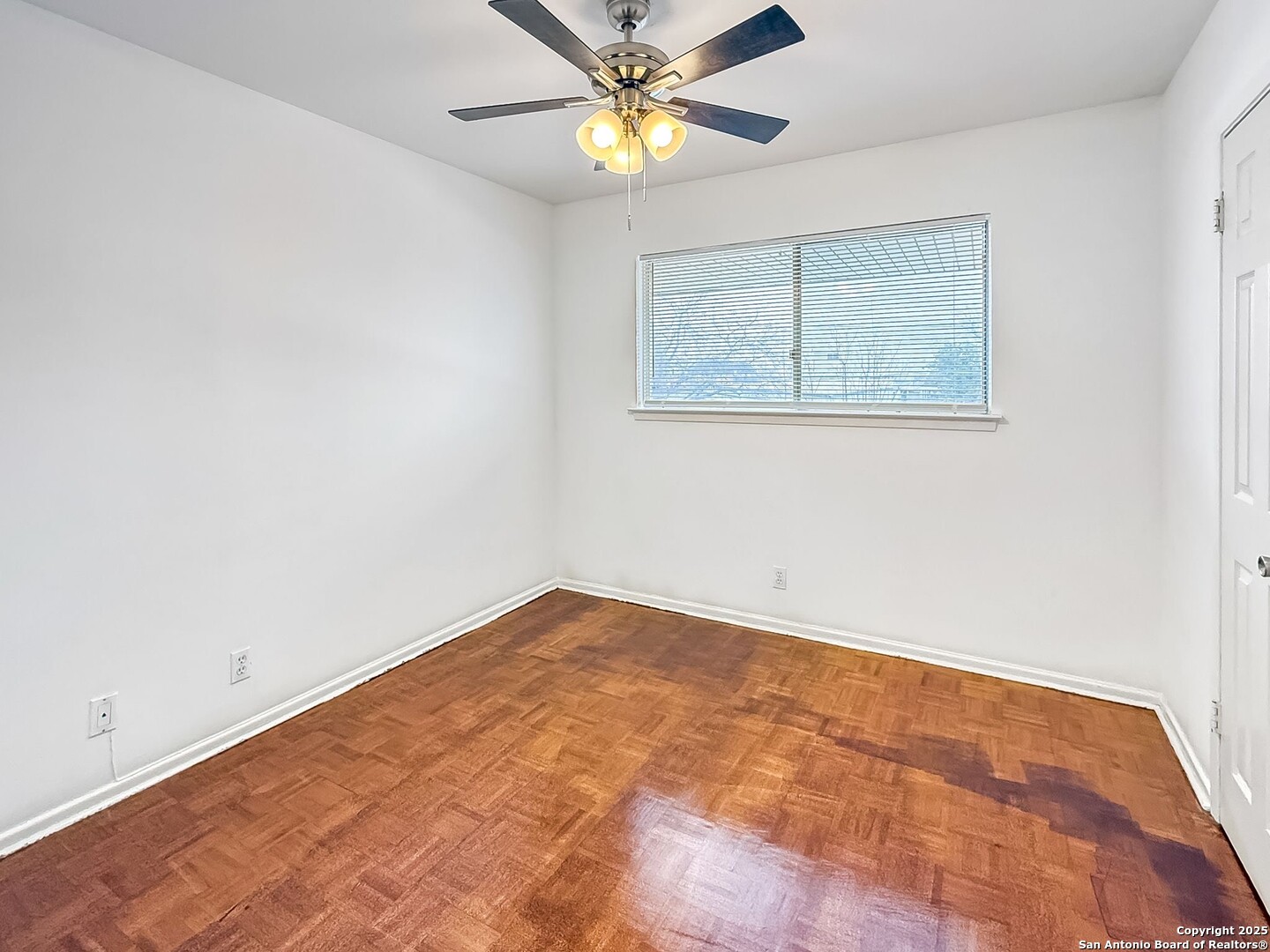 223 W Silver Sands Drive San Antonio TX 78216