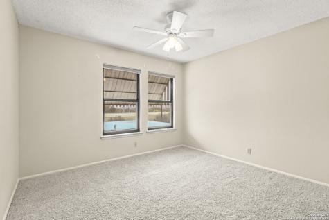 162 Amistad Universal City TX 78148