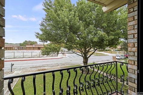 162 Amistad Universal City TX 78148