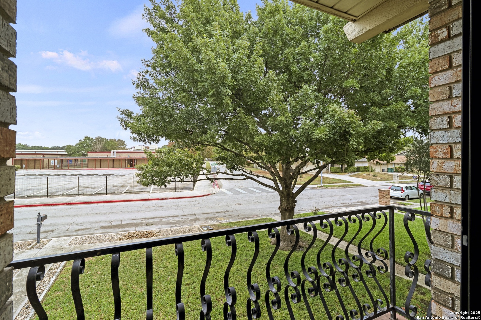 162 Amistad Universal City TX 78148