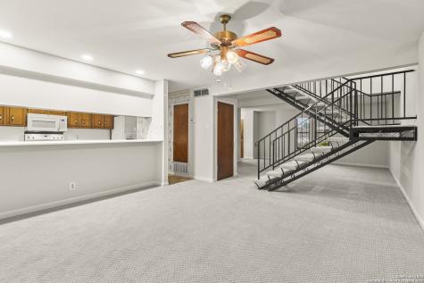 162 Amistad Universal City TX 78148