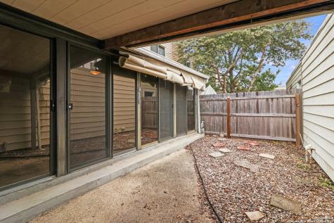162 Amistad Universal City TX 78148