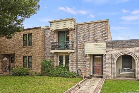 162 Amistad Universal City TX 78148